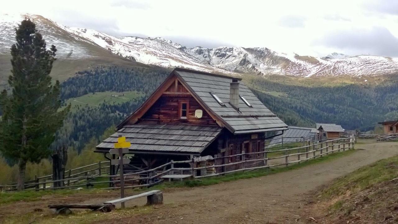 Hotel Hiasl Zirbenhuette à Hochrindl Extérieur photo