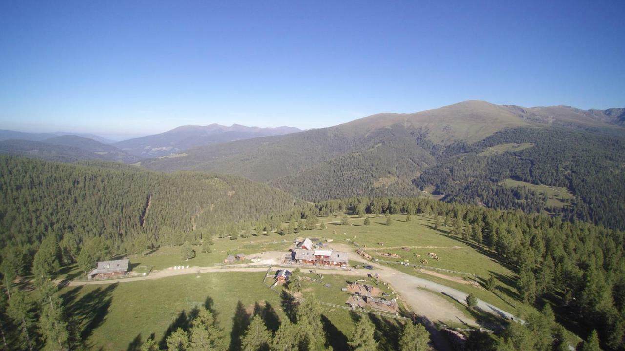 Hotel Hiasl Zirbenhuette à Hochrindl Extérieur photo
